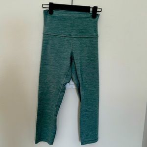 Excellent used condition. Lululemon align, high-rise, crop leggings, size 4.